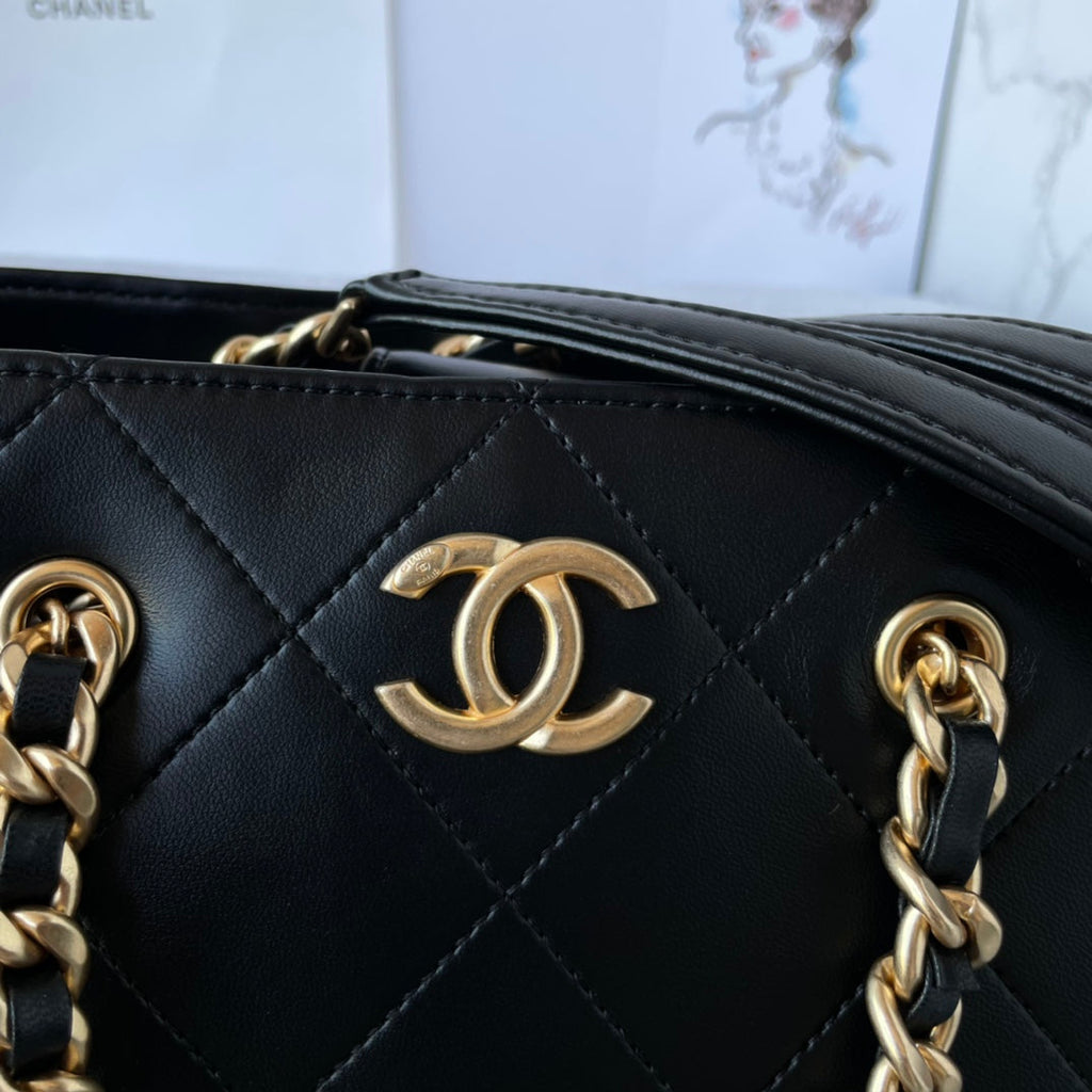 CC Small Tote 31cm Black Lambskin Gold Hardware 31 x 24 x 11cm