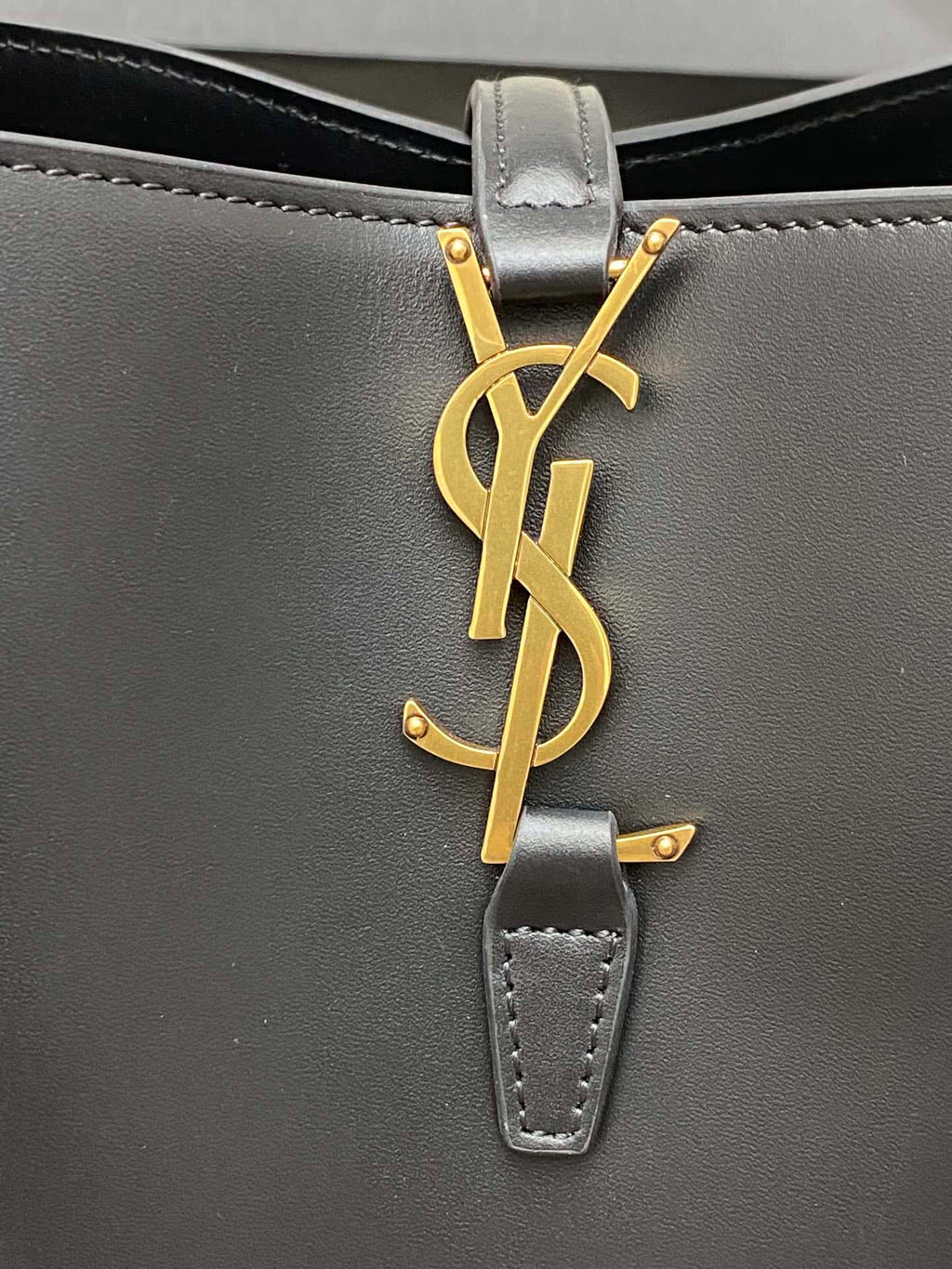 Louis Vuitton NEW WAVE MULTI-POCHETTE Handbag
