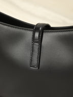 Saint Laurent Le 5 À 7 Hobo Bag In Patent Leather - Black - Women
