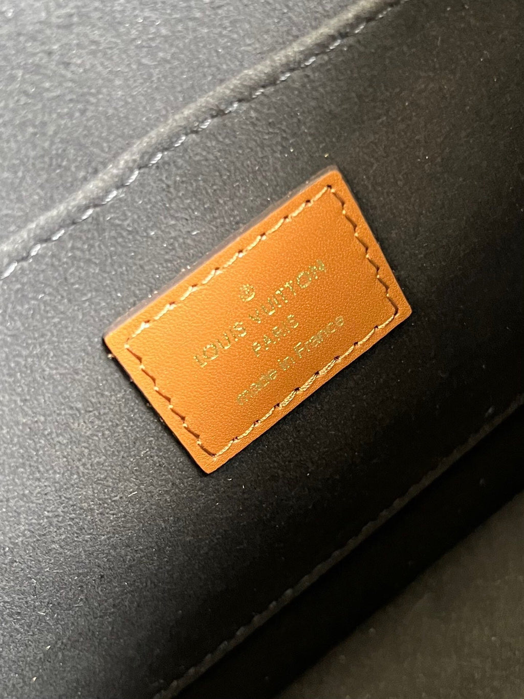 Louis Vuitton Dauphine Bag 25cm M46537