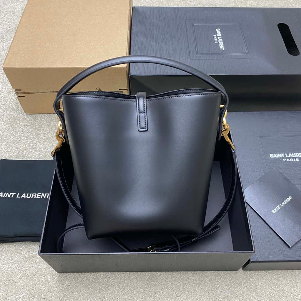 Louis Vuitton NEW WAVE MULTI-POCHETTE Handbag