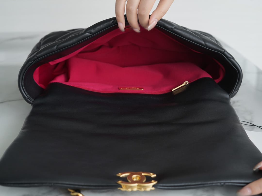 CHANEL 19BAG AS1162 black gold buckle large bag 25X36X11cm