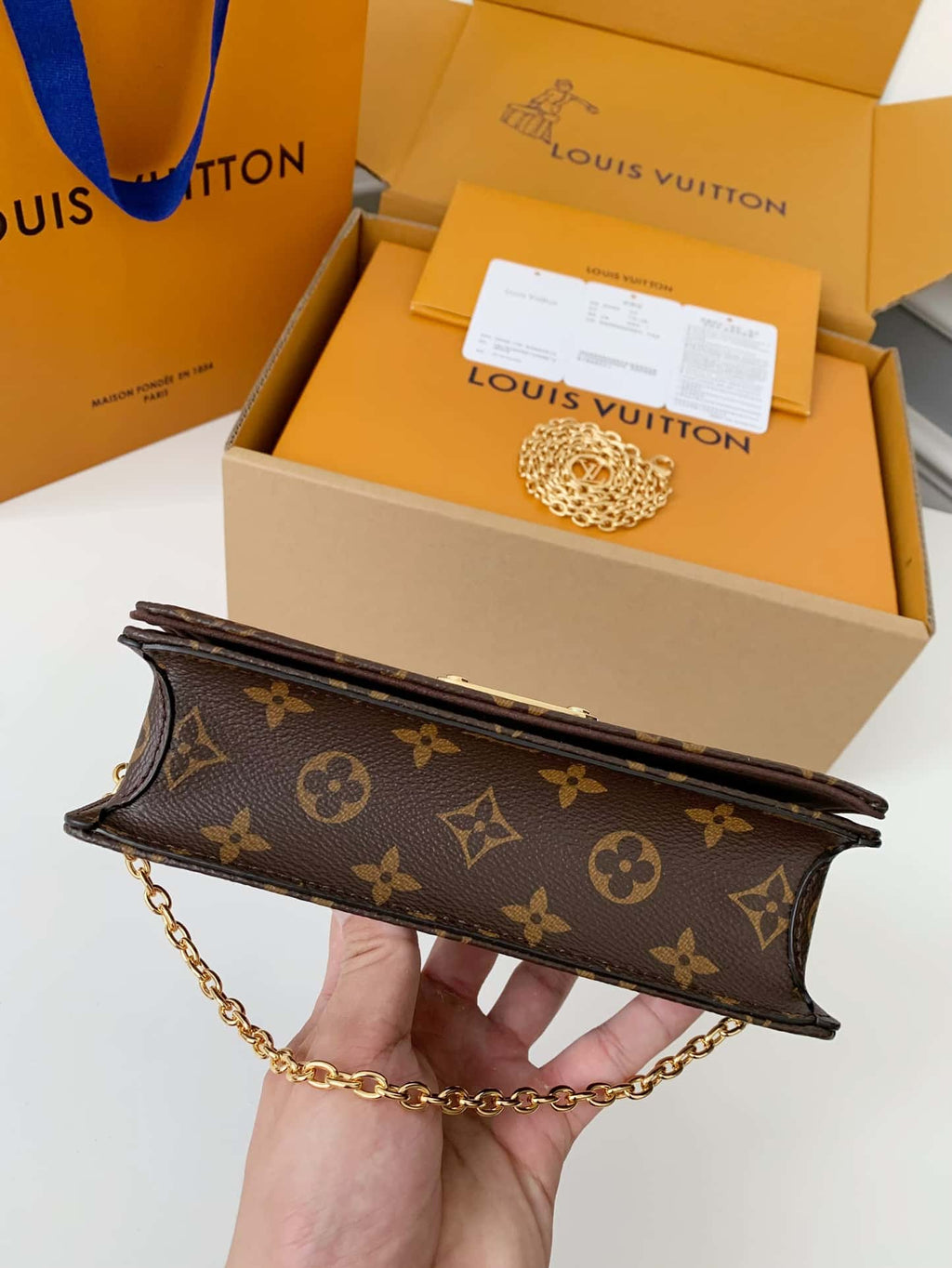 Lo vu Lily woc chain bag